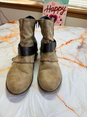 Pop boots Prague size 9M